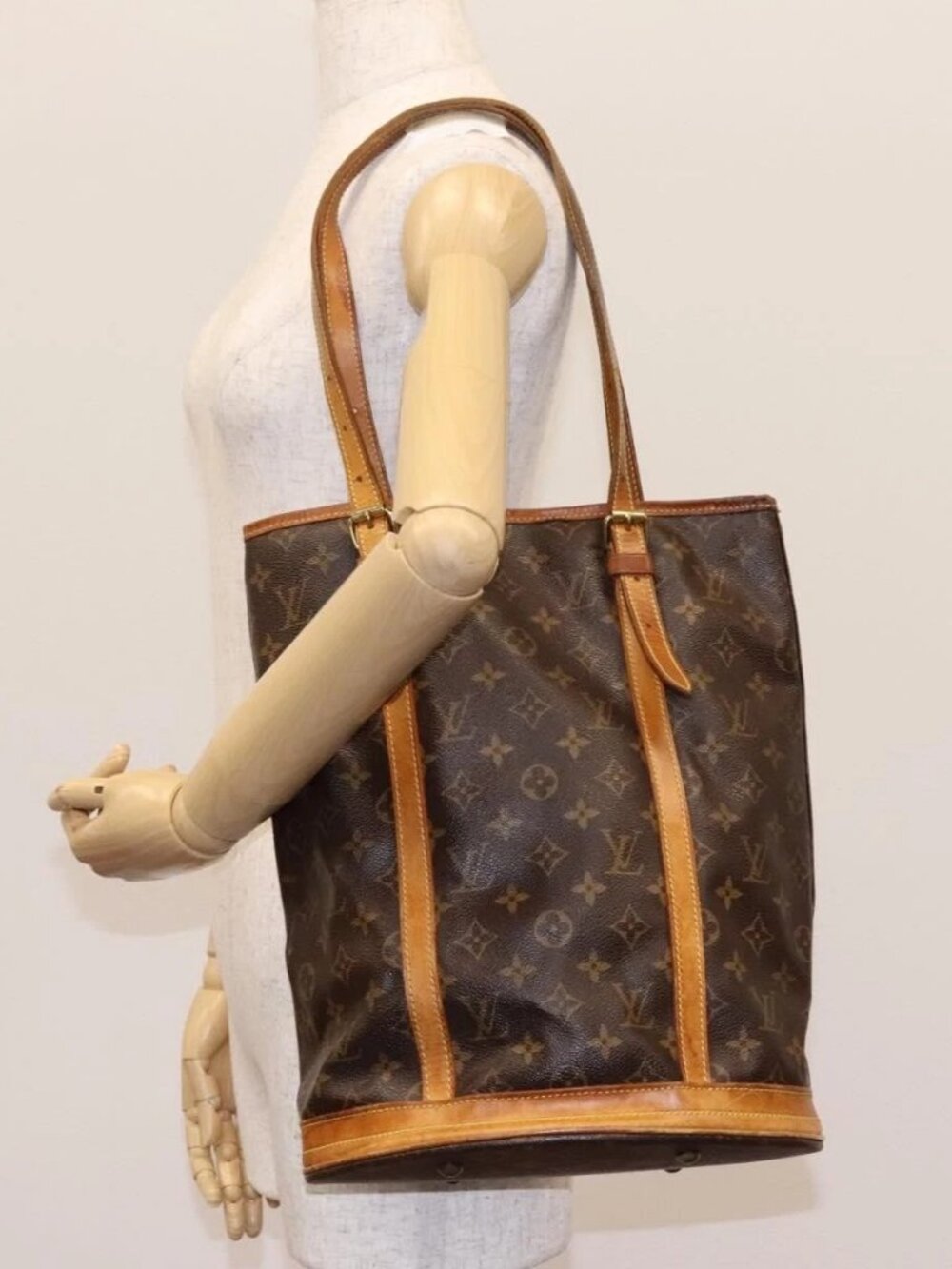 LOUIS VUITTON Monogram Bucket GM Shoulder Bag M42236 LV Auth